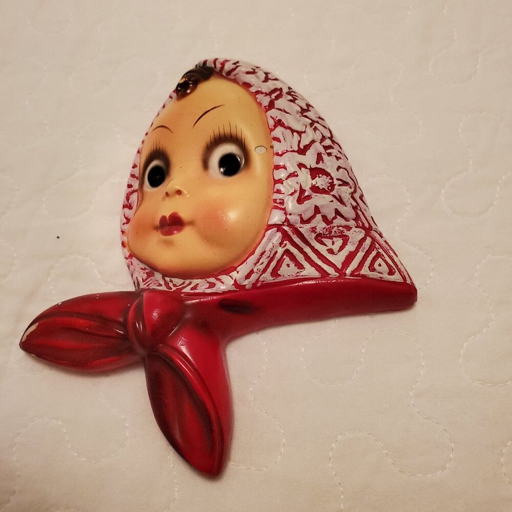 VINTAGE WHIMSITAL LADY CHALKWARE PLAQUE